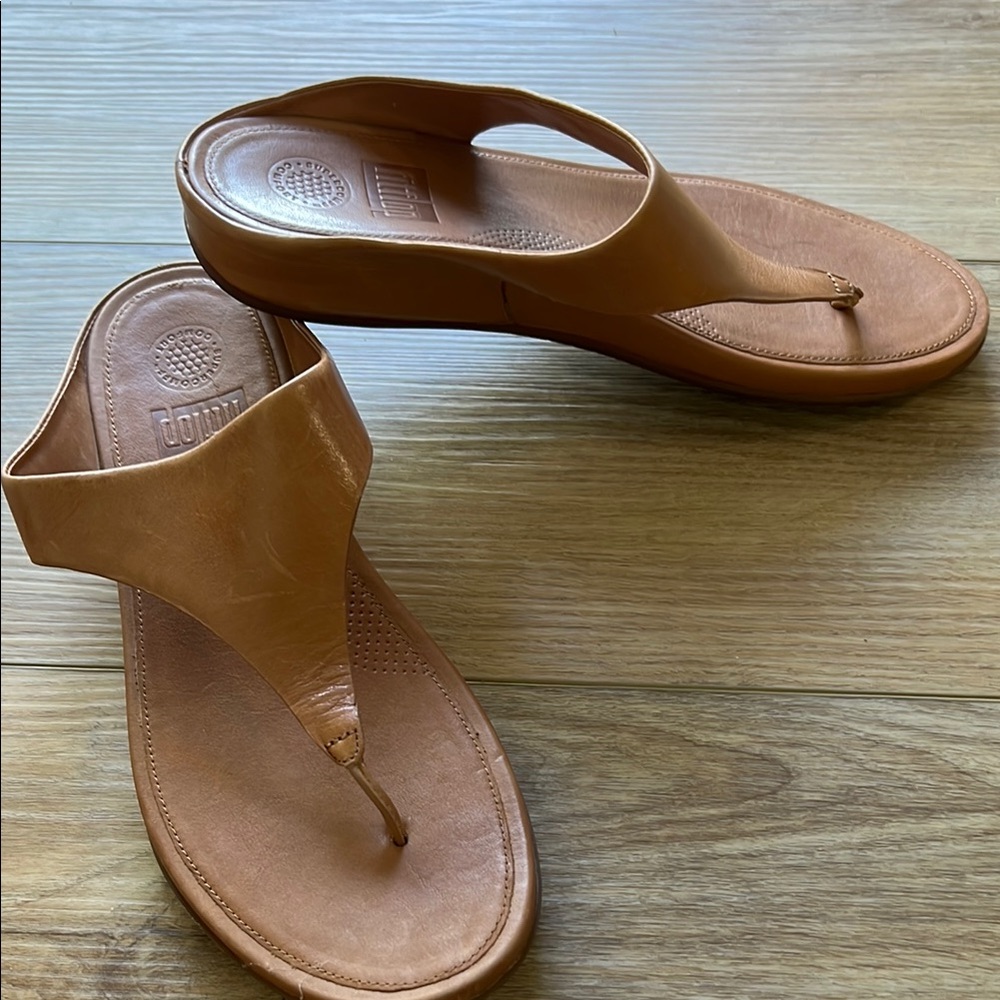 Fitflop Tan Sandals with Contoured Footbed and Thong Design